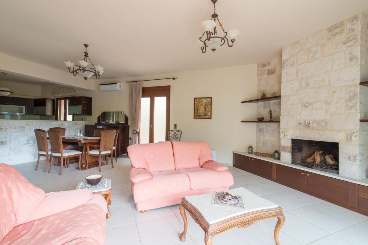 Heraklion Comfy House With Mountain View Екстериор снимка