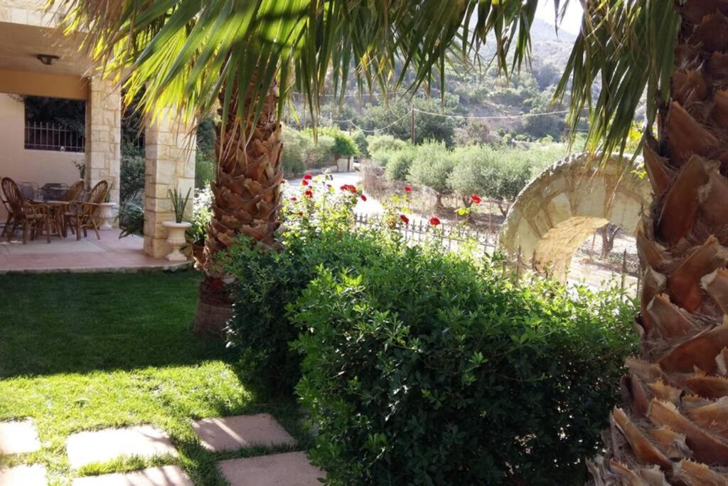 Heraklion Comfy House With Mountain View Екстериор снимка