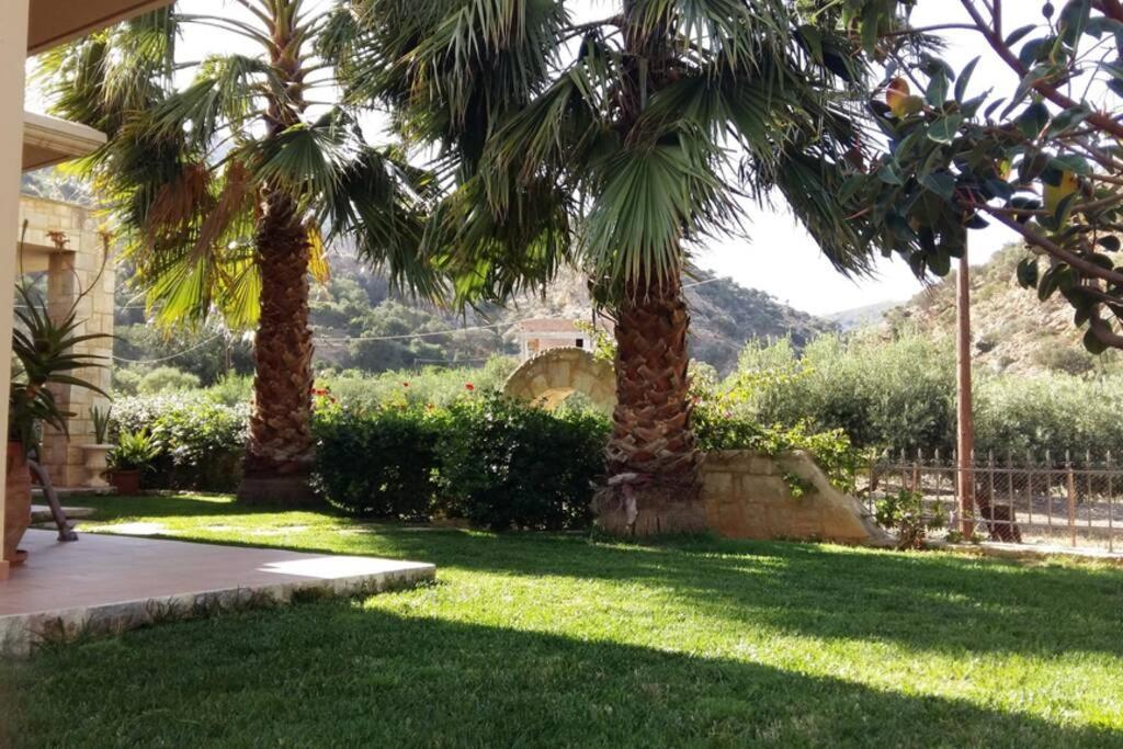 Heraklion Comfy House With Mountain View Екстериор снимка