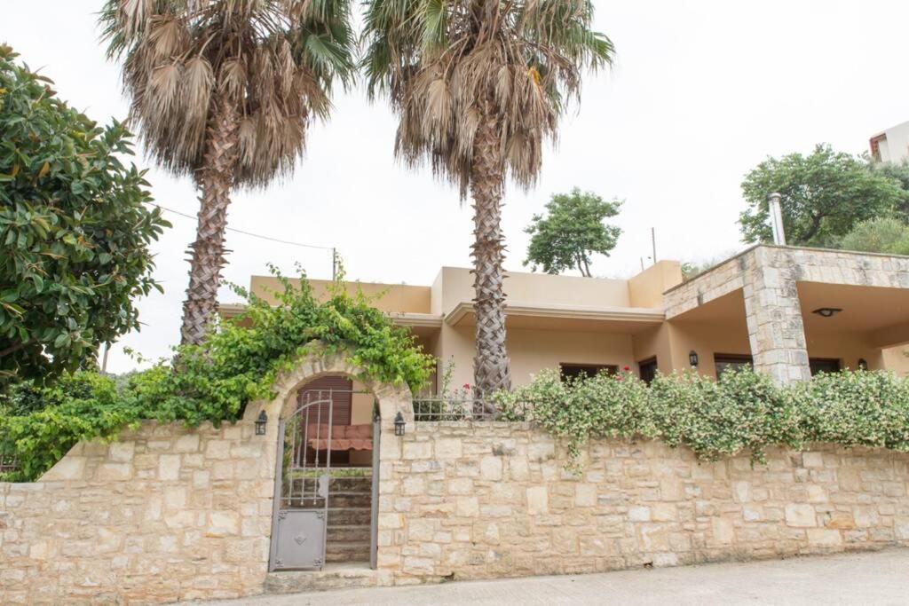 Heraklion Comfy House With Mountain View Екстериор снимка