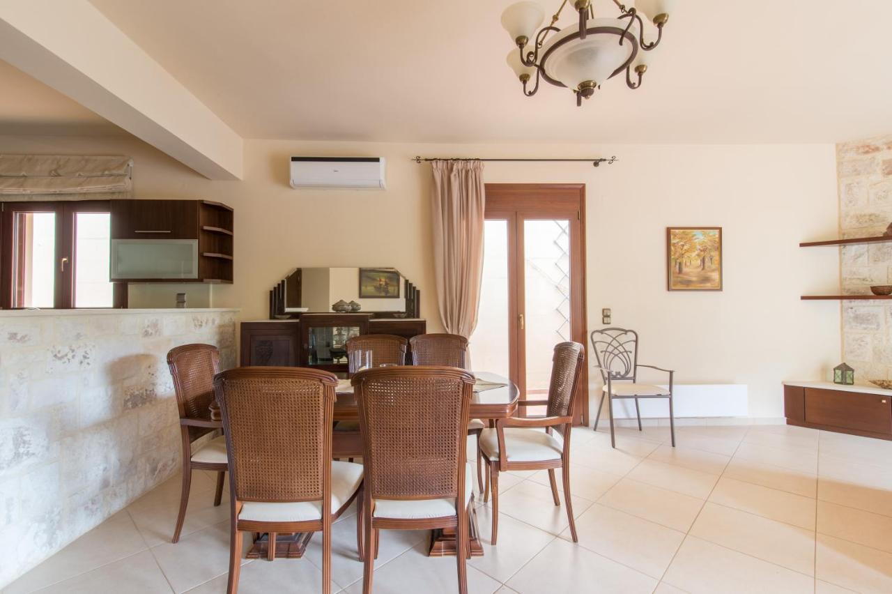 Heraklion Comfy House With Mountain View Екстериор снимка