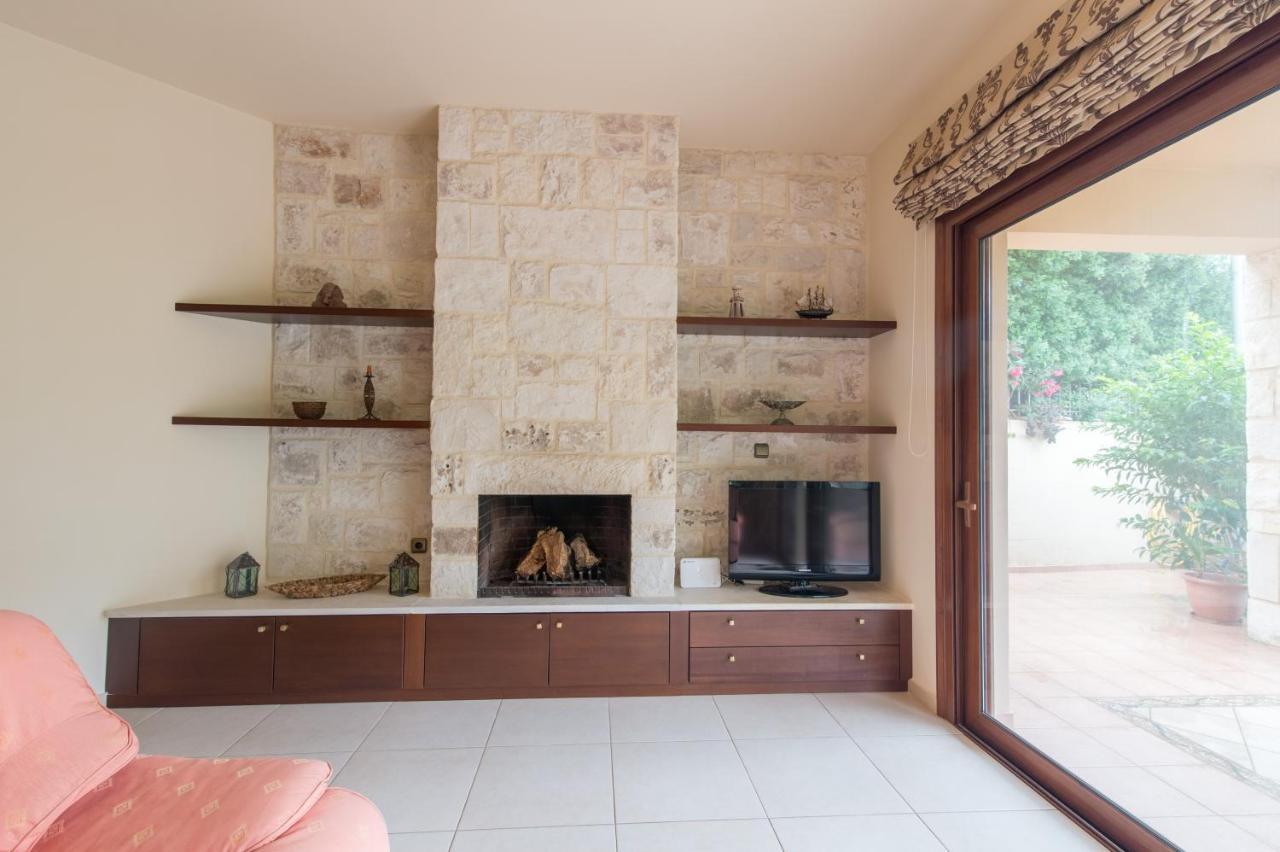 Heraklion Comfy House With Mountain View Екстериор снимка