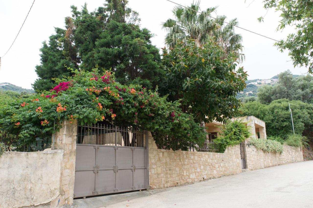 Heraklion Comfy House With Mountain View Екстериор снимка