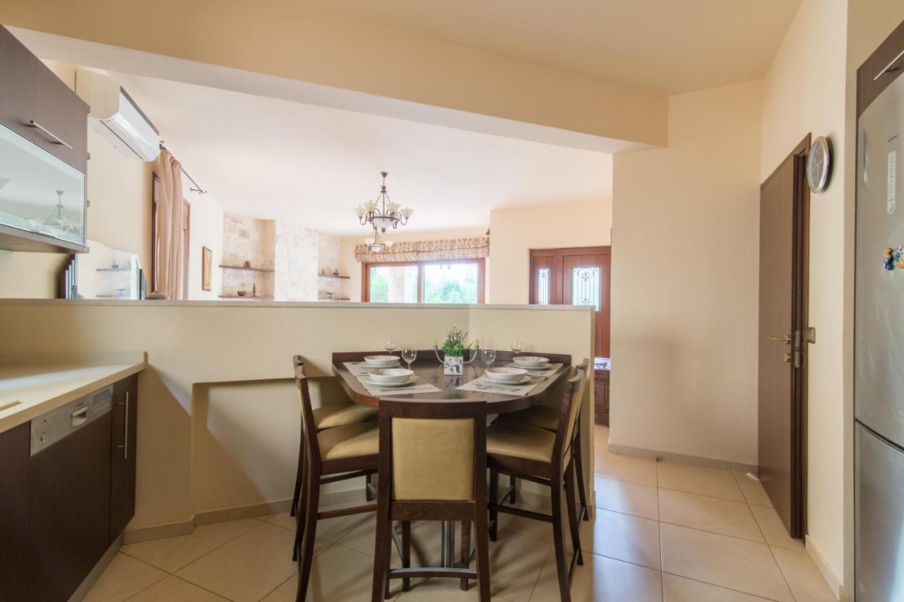 Heraklion Comfy House With Mountain View Екстериор снимка