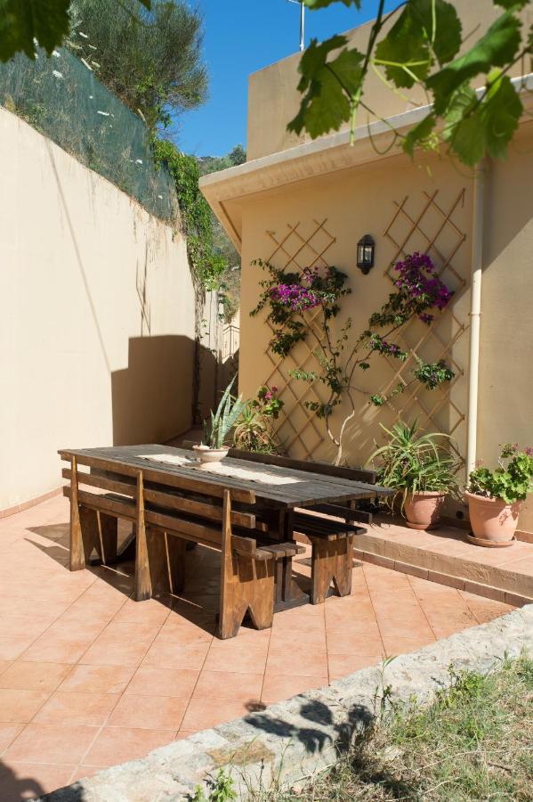 Heraklion Comfy House With Mountain View Екстериор снимка