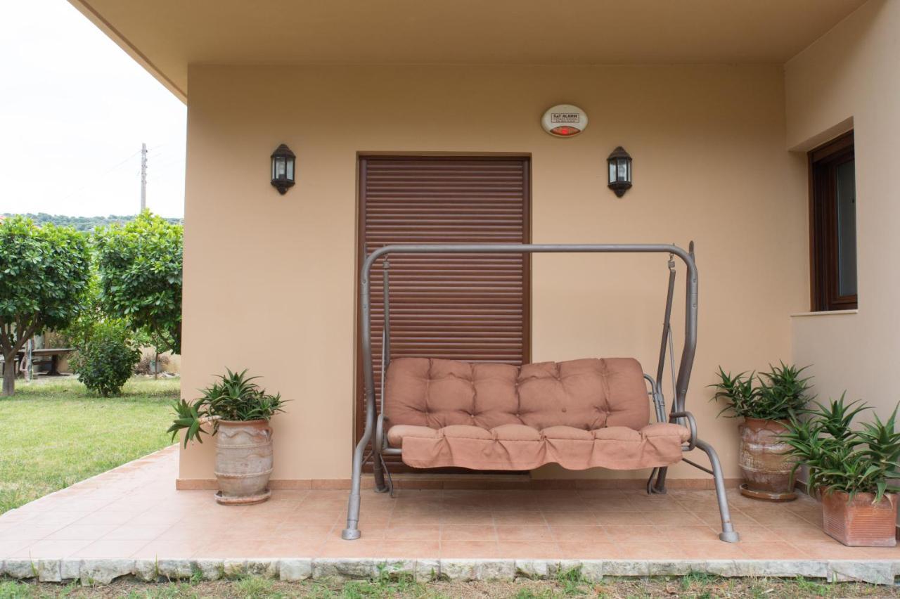 Heraklion Comfy House With Mountain View Екстериор снимка